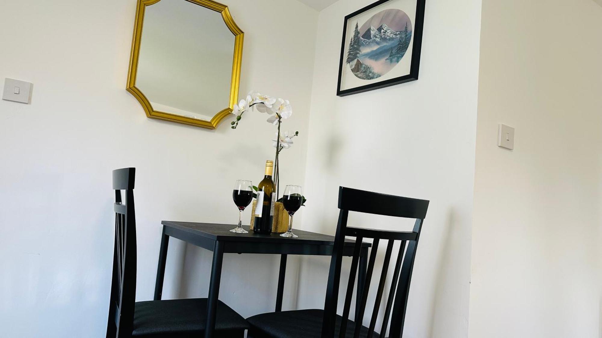 Cosy And Comfy Apartment London Exterior photo